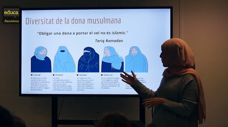 Acabar amb el racisme a classe desmuntant rumors. Versembrant